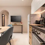Rapanos Apartments