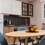 Rapanos Apartments